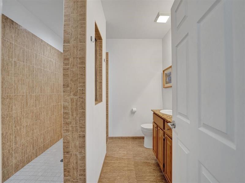 Image 30 of 37 For 703 16th Ct  