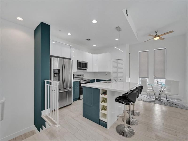 Image 4 of 37 For 703 16th Ct  
