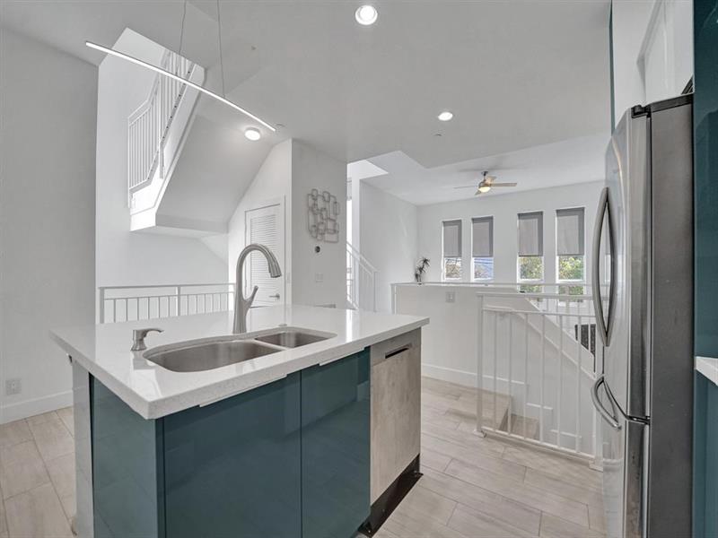Image 8 of 37 For 703 16th Ct  