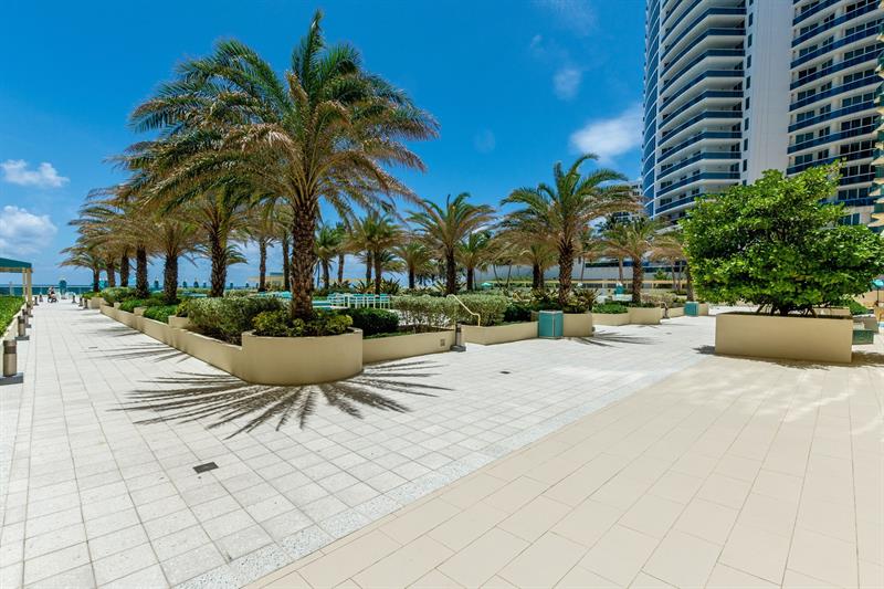 Listing Details for 2501 Ocean Dr  732, Hollywood, FL 33019