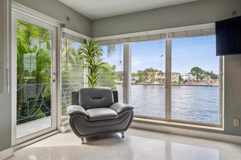 Image 4 of 23 For 561 Bayshore Dr  1