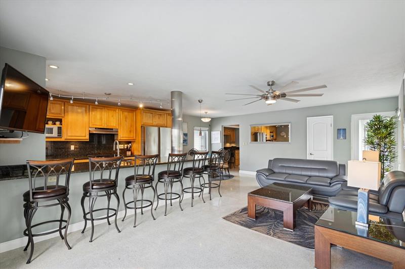 Image 5 of 23 For 561 Bayshore Dr  1