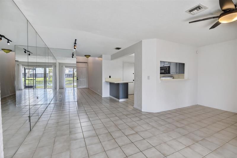 Image 10 of 41 For 2050 Discovery Cir  0