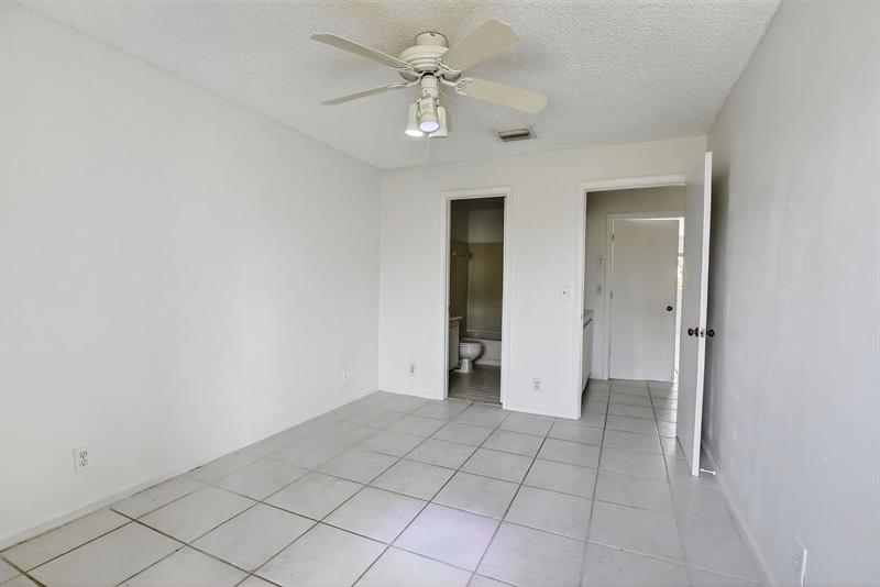 Image 28 of 41 For 2050 Discovery Cir  0