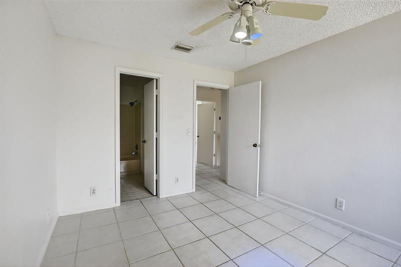 Image 29 of 41 For 2050 Discovery Cir  0