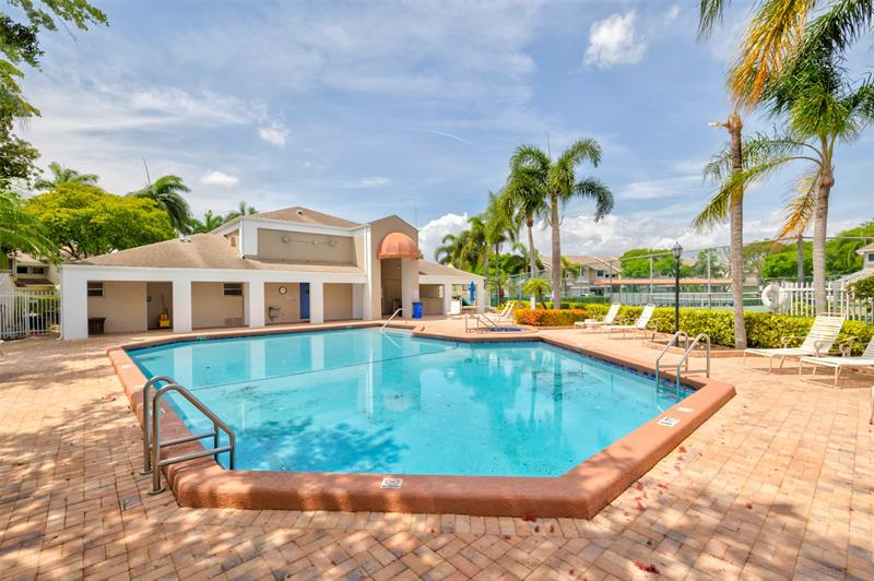 Image 33 of 41 For 2050 Discovery Cir  0