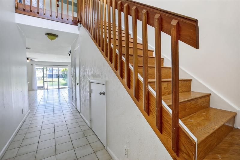 Image 4 of 41 For 2050 Discovery Cir  0