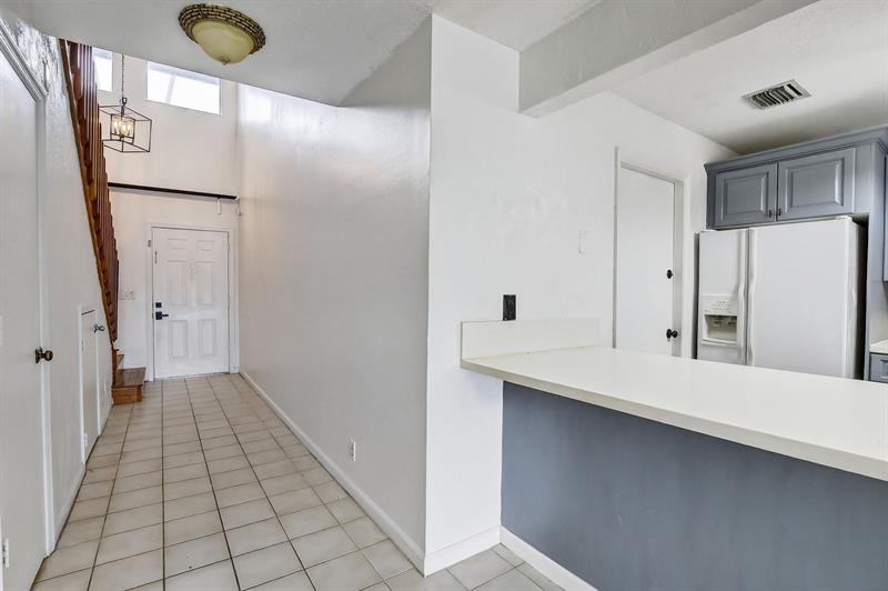 Image 5 of 41 For 2050 Discovery Cir  0