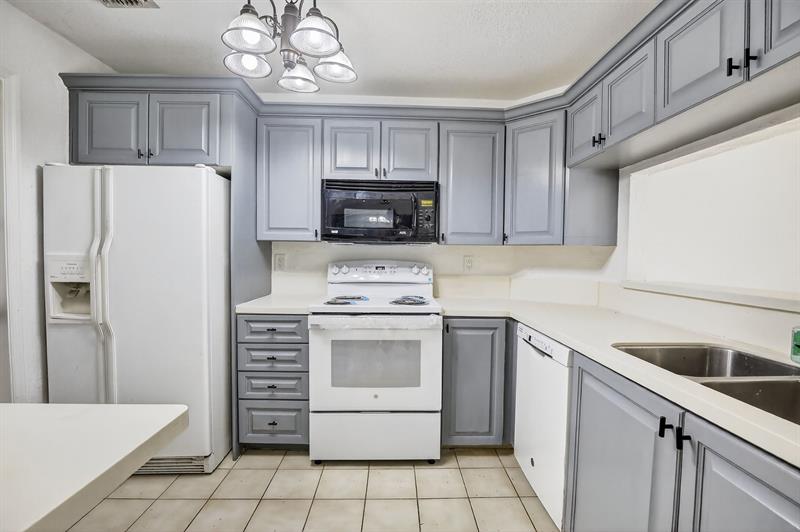 Image 6 of 41 For 2050 Discovery Cir  0