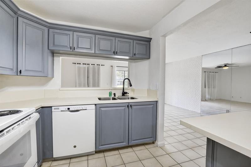 Image 7 of 41 For 2050 Discovery Cir  0