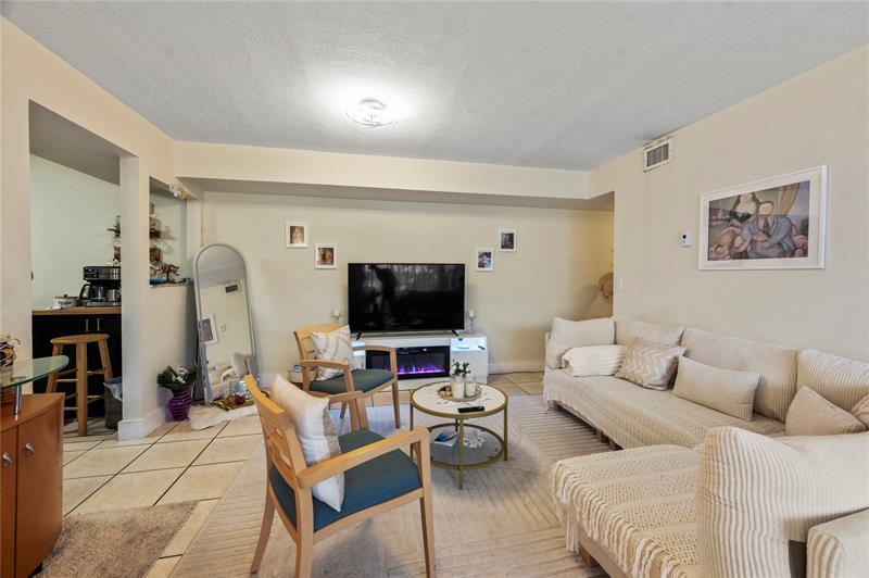 Image 13 of 68 For 10710 Royal Palm Blvd  2-2
