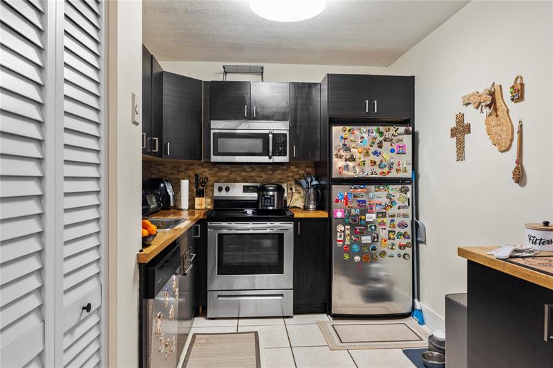 Image 20 of 68 For 10710 Royal Palm Blvd  2-2