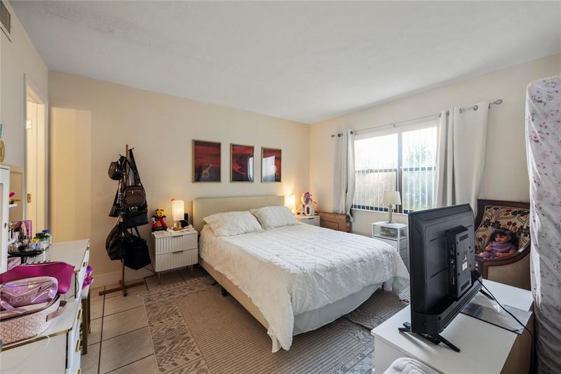 Image 24 of 68 For 10710 Royal Palm Blvd  2-2