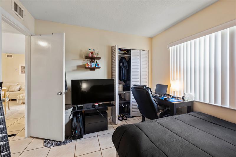 Image 29 of 68 For 10710 Royal Palm Blvd  2-2