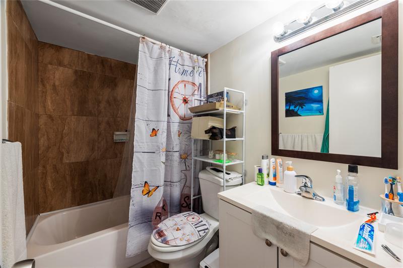 Image 33 of 68 For 10710 Royal Palm Blvd  2-2