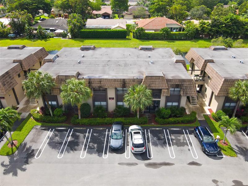 Image 35 of 68 For 10710 Royal Palm Blvd  2-2