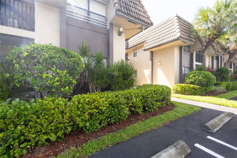 Image 62 of 68 For 10710 Royal Palm Blvd  2-2