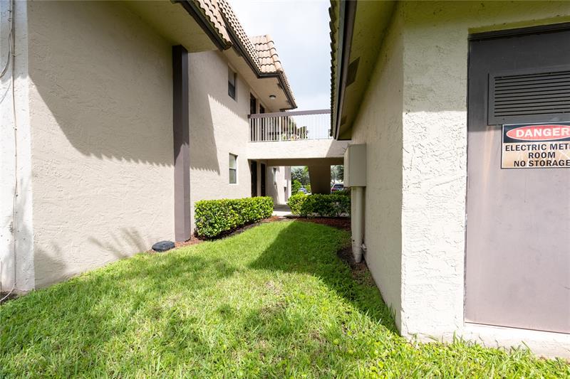 Image 68 of 68 For 10710 Royal Palm Blvd  2-2