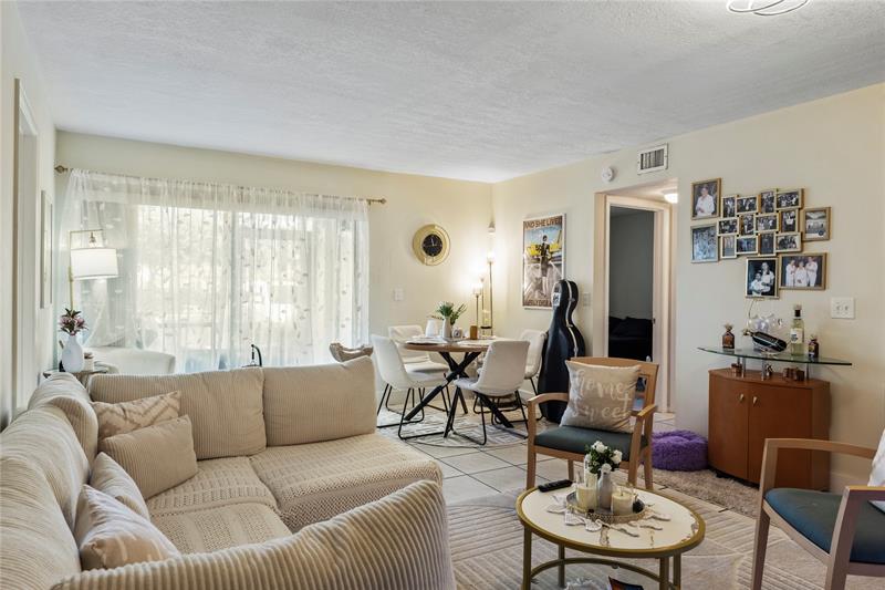 Image 9 of 68 For 10710 Royal Palm Blvd  2-2