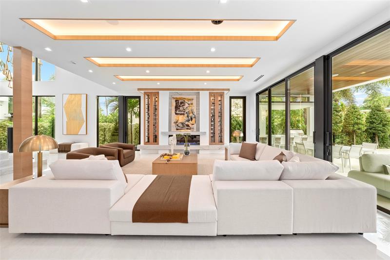 Details for 24 Fiesta Way, Fort Lauderdale, FL 33301