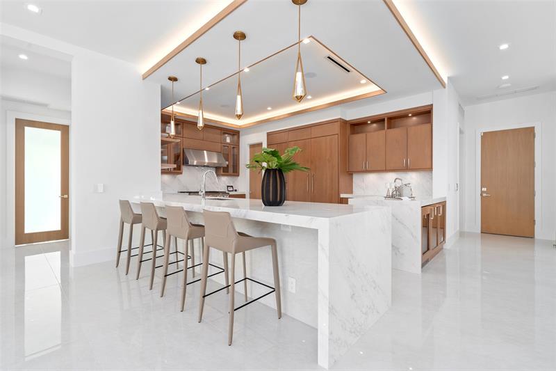 Image 14 of 87 For 24 Fiesta Way