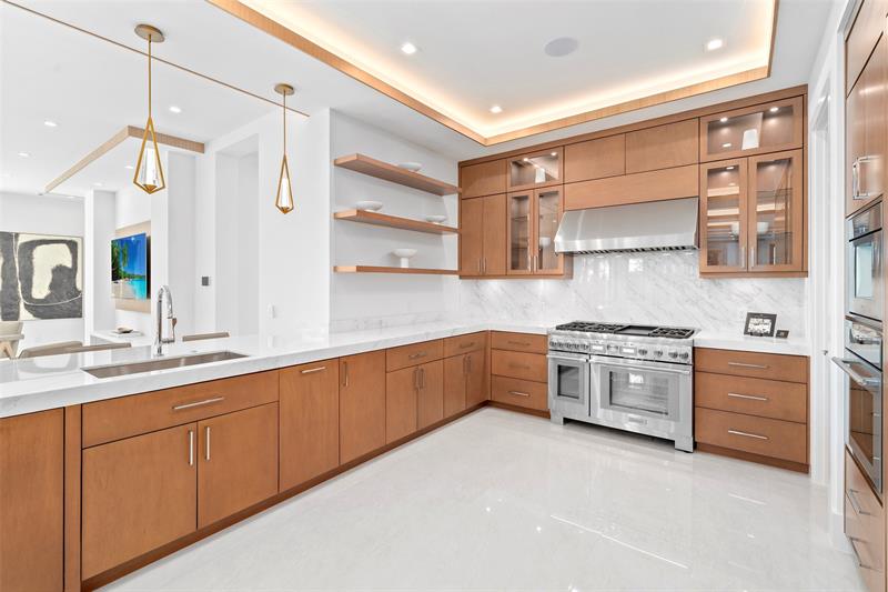 Image 15 of 87 For 24 Fiesta Way