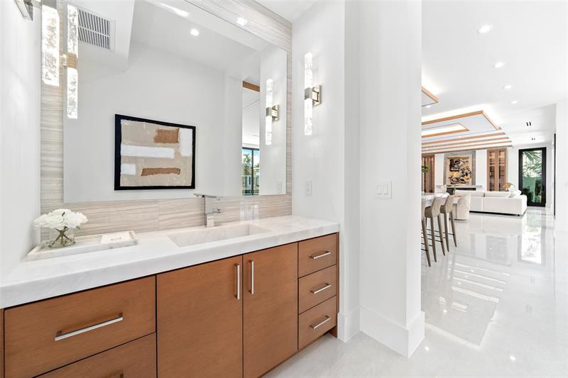 Image 18 of 87 For 24 Fiesta Way