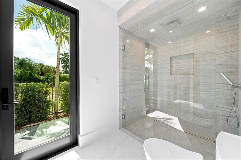 Image 19 of 87 For 24 Fiesta Way