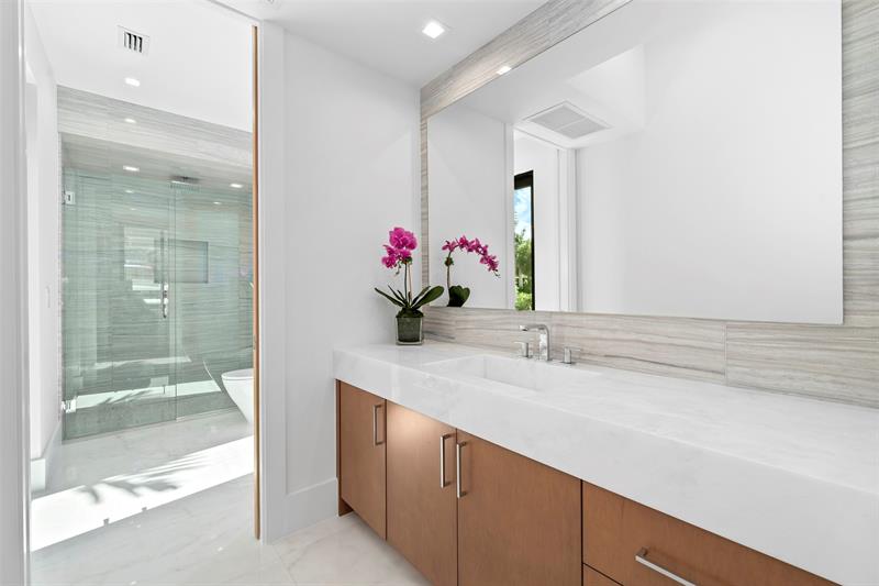 Image 20 of 87 For 24 Fiesta Way