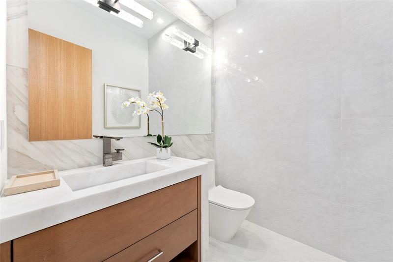 Image 25 of 87 For 24 Fiesta Way