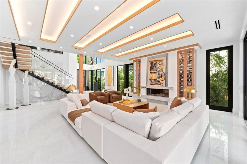 Image 3 of 87 For 24 Fiesta Way