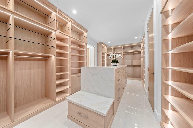 Image 44 of 87 For 24 Fiesta Way