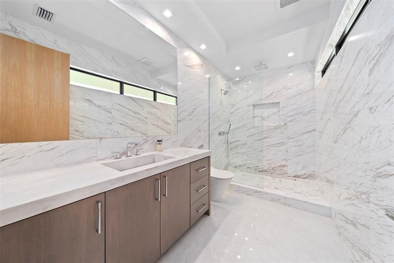 Image 55 of 87 For 24 Fiesta Way