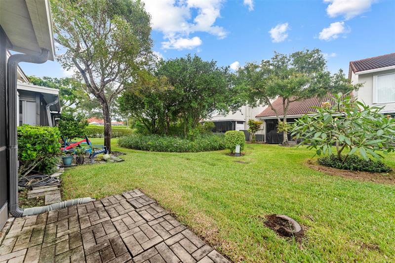 Image 22 of 44 For 7602 Pinewalk Dr  154