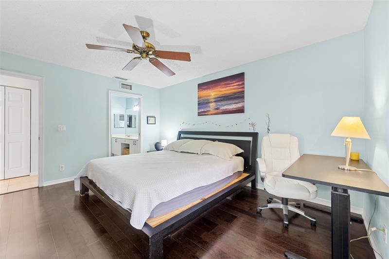Image 27 of 44 For 7602 Pinewalk Dr  154