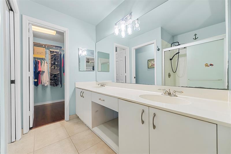 Image 29 of 44 For 7602 Pinewalk Dr  154