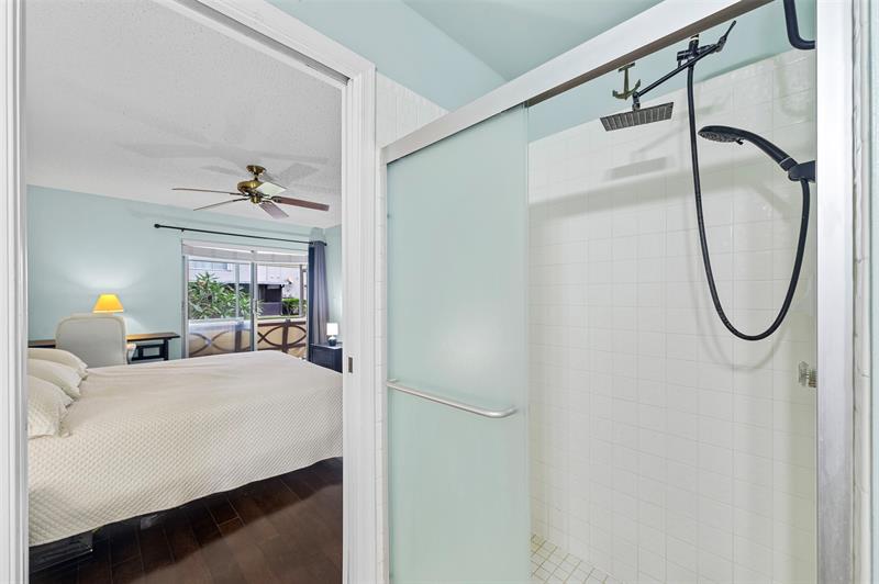 Image 30 of 44 For 7602 Pinewalk Dr  154