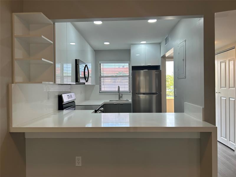 Details for 8080 Sunrise Lakes Dr  209, Fort Lauderdale, FL 33322