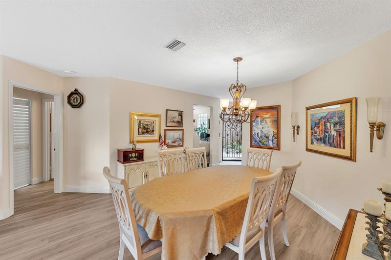 Image 12 of 45 For 4101 Coral Tree Cir  116