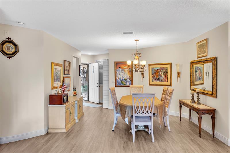 Image 14 of 45 For 4101 Coral Tree Cir  116