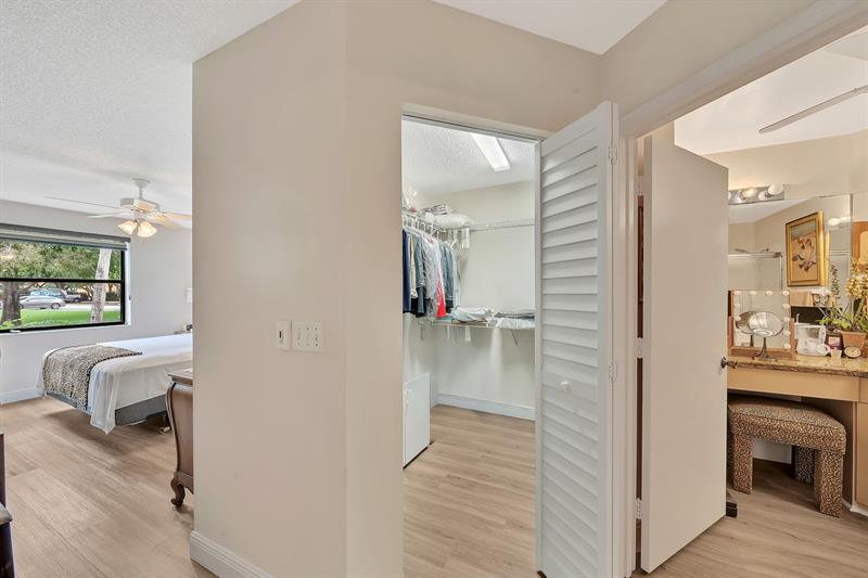 Image 15 of 45 For 4101 Coral Tree Cir  116