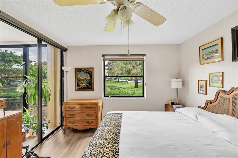 Image 19 of 45 For 4101 Coral Tree Cir  116