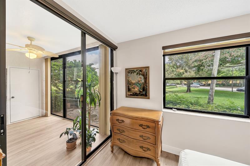 Image 20 of 45 For 4101 Coral Tree Cir  116