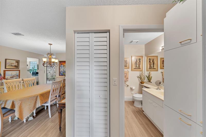 Image 29 of 45 For 4101 Coral Tree Cir  116
