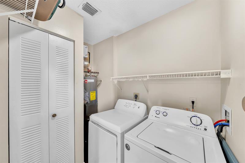 Image 34 of 45 For 4101 Coral Tree Cir  116
