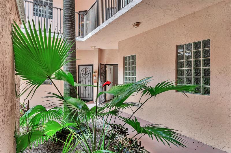 Image 37 of 45 For 4101 Coral Tree Cir  116