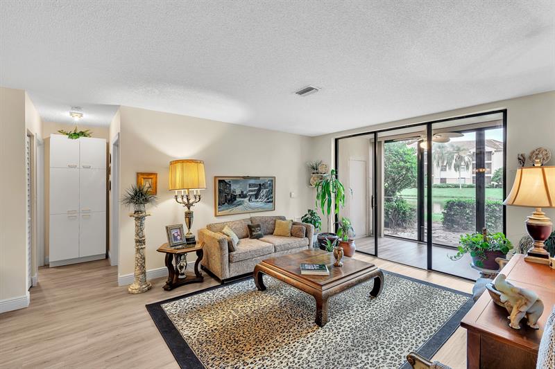Image 5 of 45 For 4101 Coral Tree Cir  116