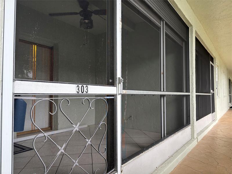 Image 3 of 14 For 860 6th Ave  303