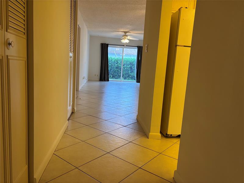 Image 8 of 14 For 860 6th Ave  303