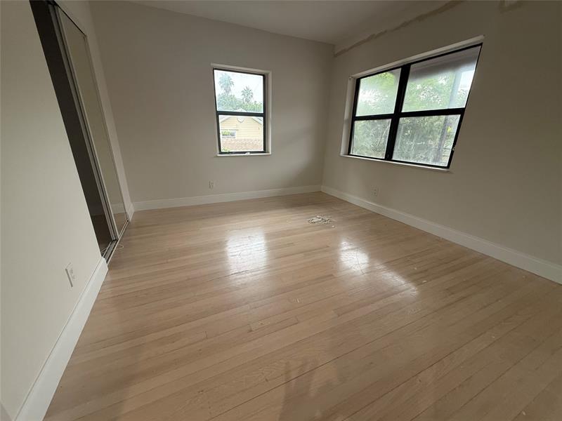Image 7 of 8 For 1109 Broward Blvd  10